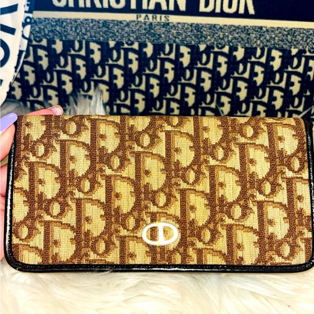 Authentic Dior Snap Wallet.